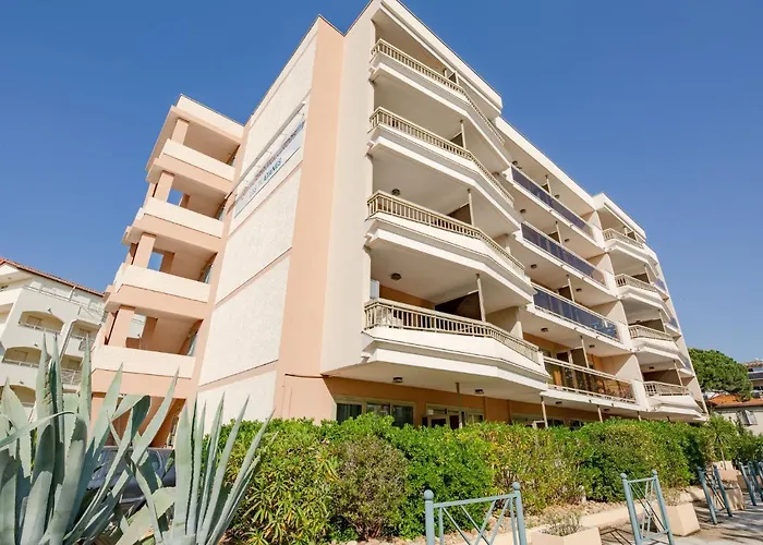 شقة Les Platanes-4 By Interhome